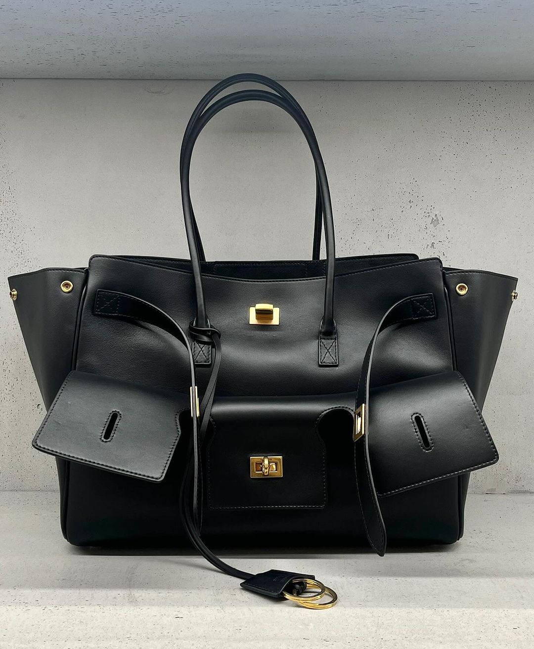 Sophisticated Leather Tote - Image 3