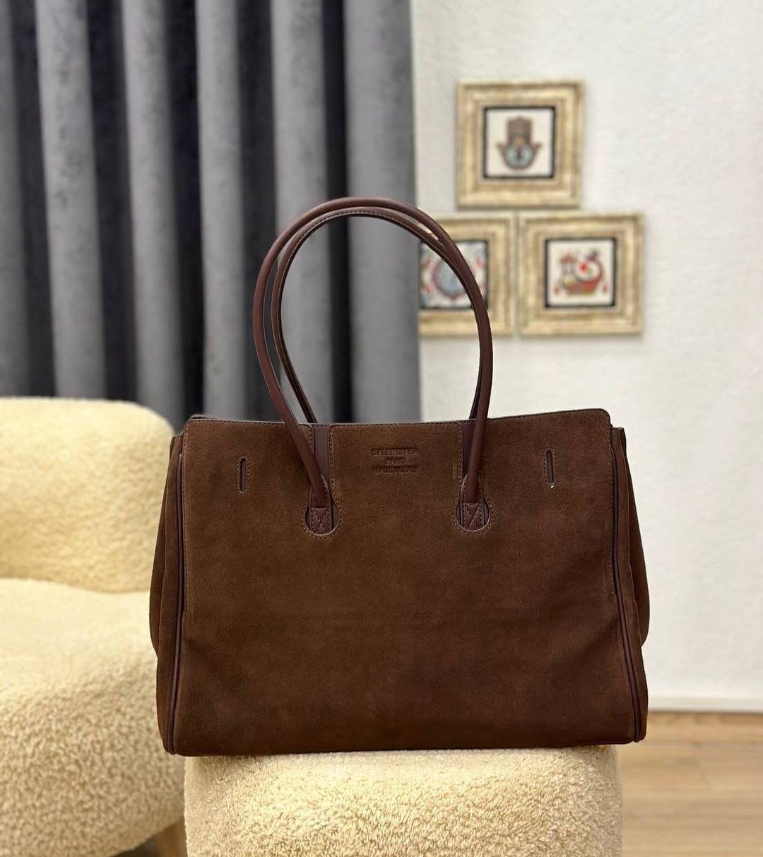 Sophisticated Large suede Tote - Image 8