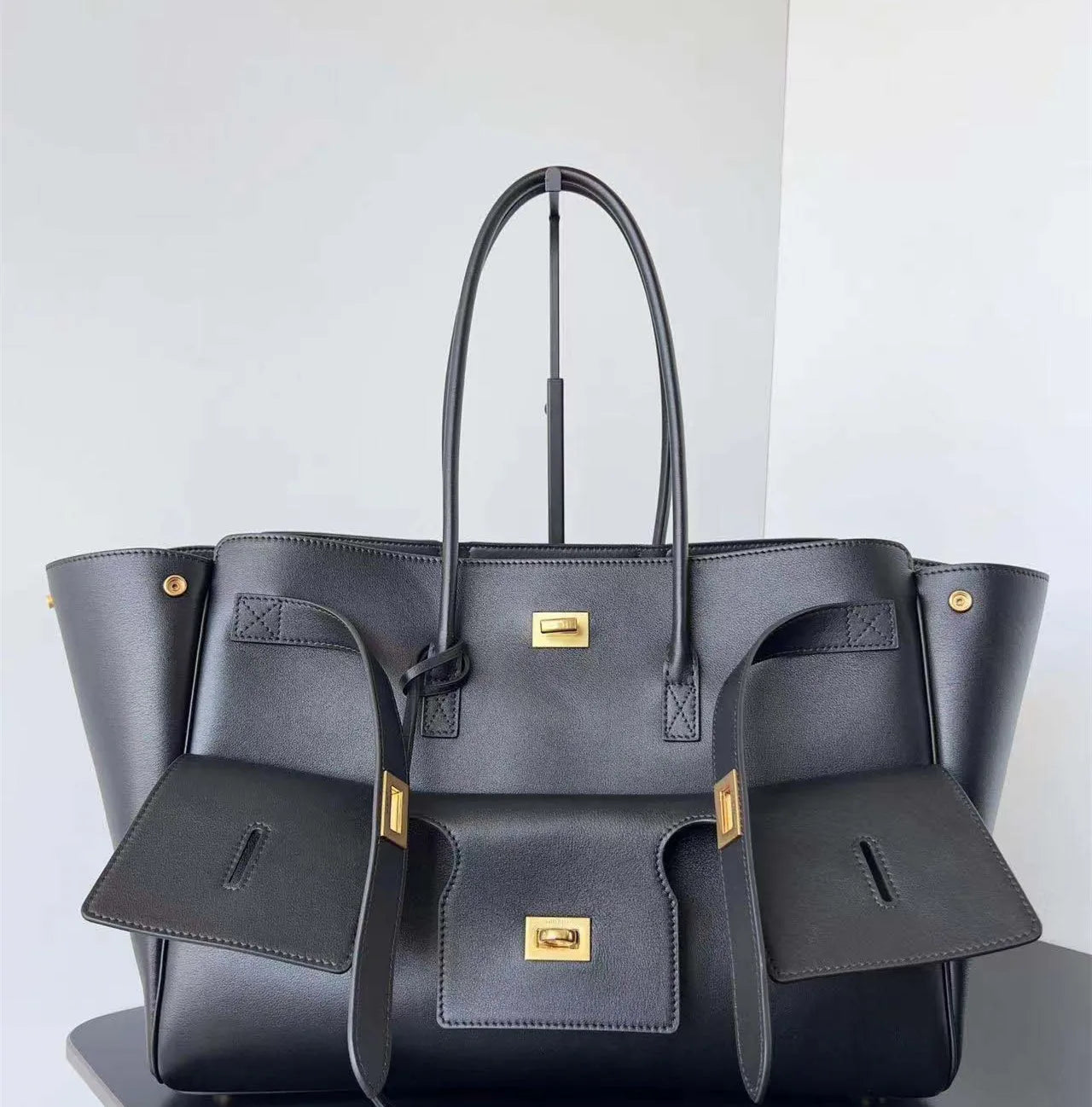 Sophisticated Leather Tote - Image 4