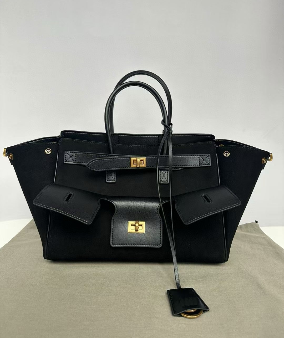 Sophisticated Large suede Tote - Image 3